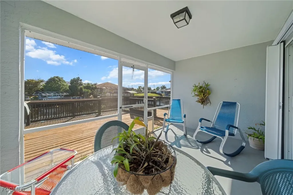 914/916 SE 14th Terrace Cape Coral FL 33990