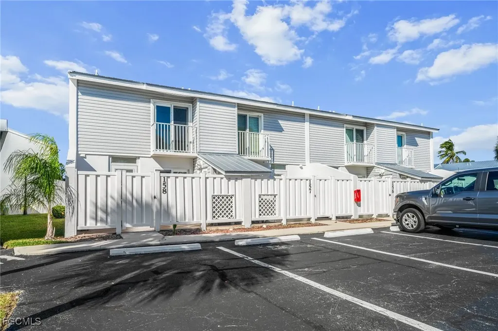Fort Myers Beach FL, 18052 San Carlos Boulevard, Unit 158