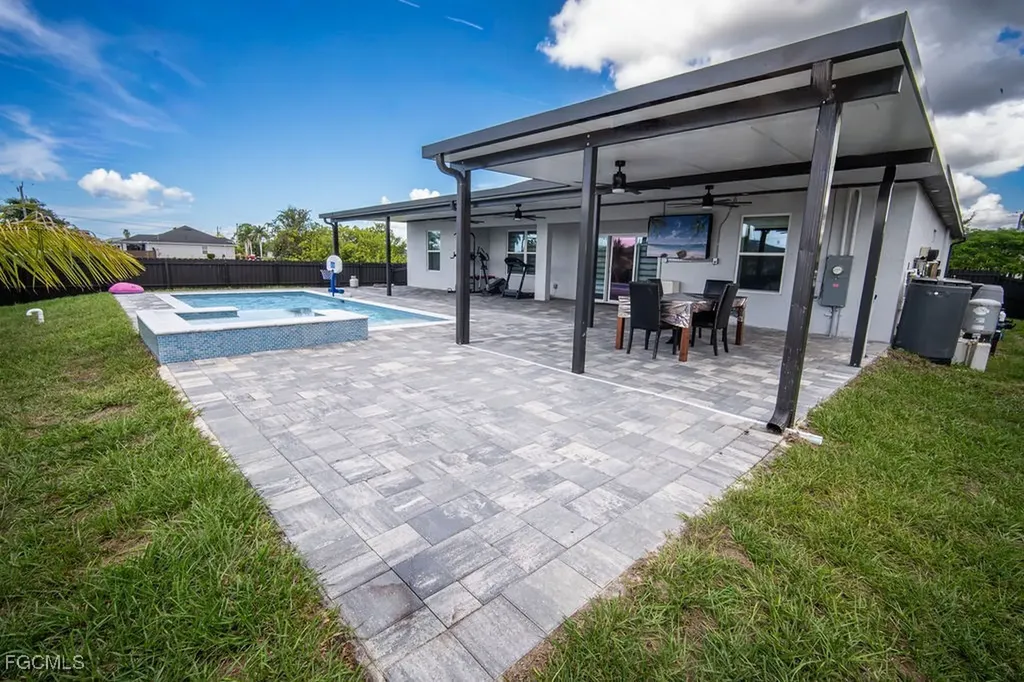 2750 NW 4th Terrace Cape Coral FL 33993