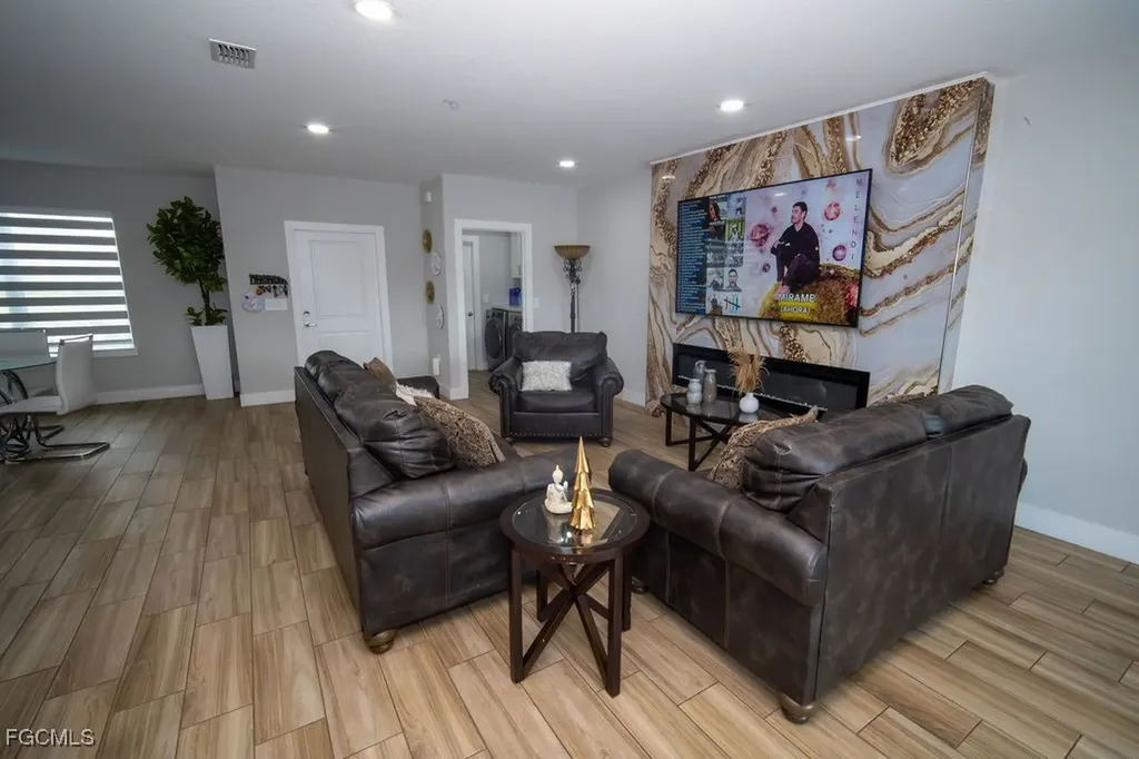 2750 NW 4th Terrace Cape Coral FL 33993