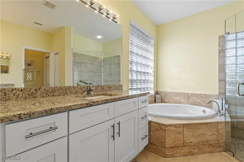 3569 Malagrotta Circle Cape Coral FL 33909