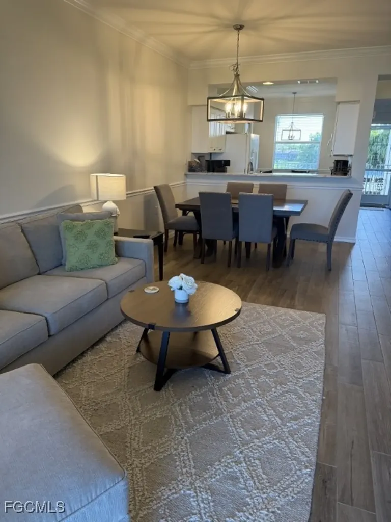 Fort Myers FL, 10370 Washingtonia Palm Way, Unit 4325