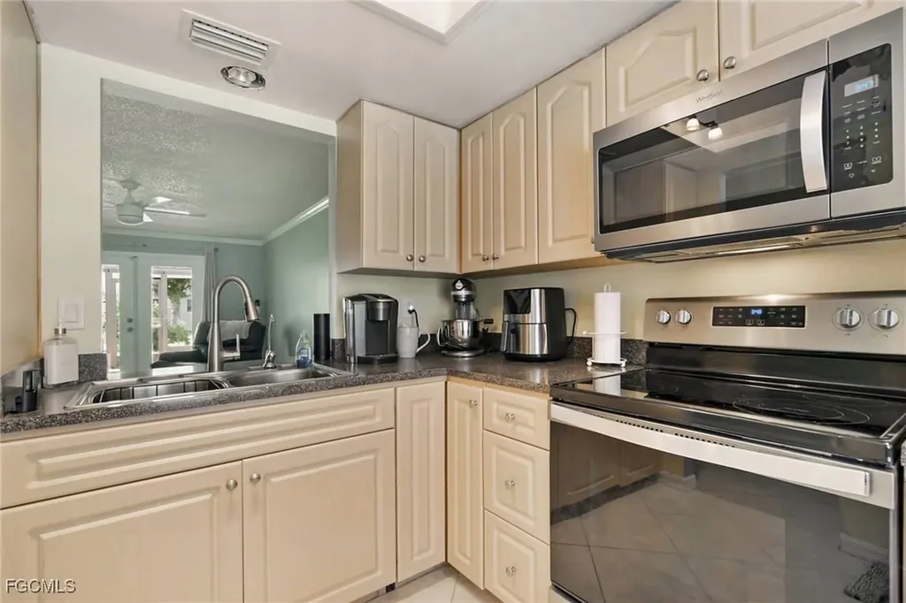 3728 Santa Barbara Boulevard Cape Coral FL 33914