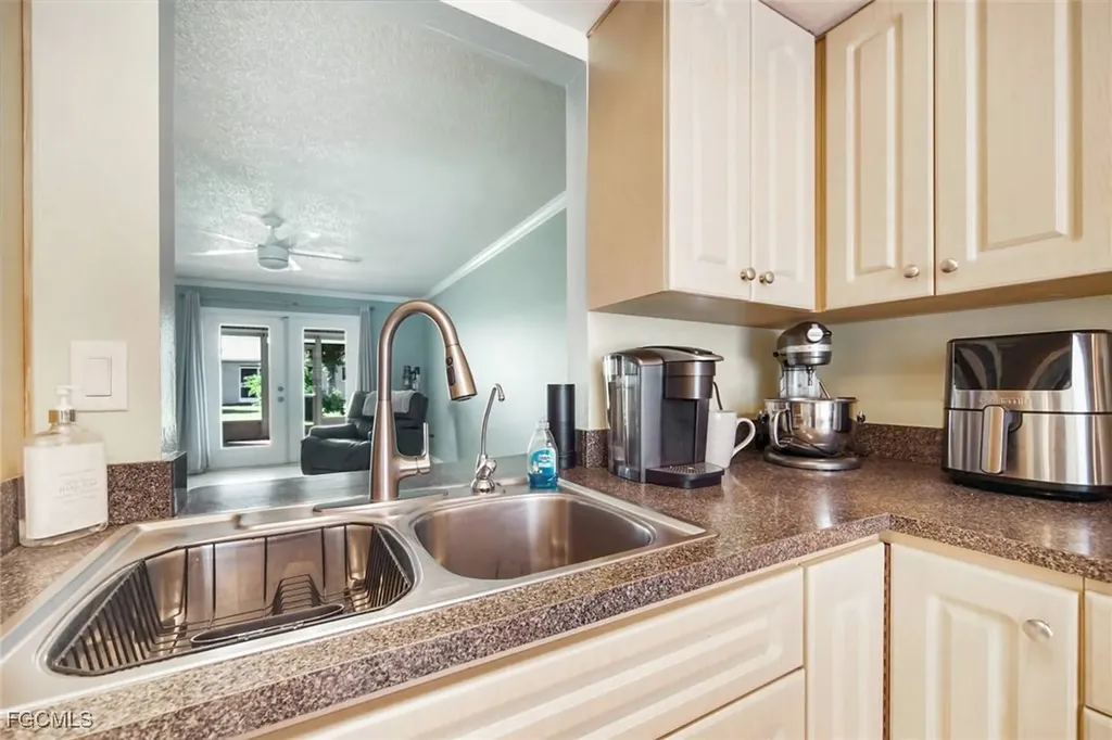 3728 Santa Barbara Boulevard Cape Coral FL 33914