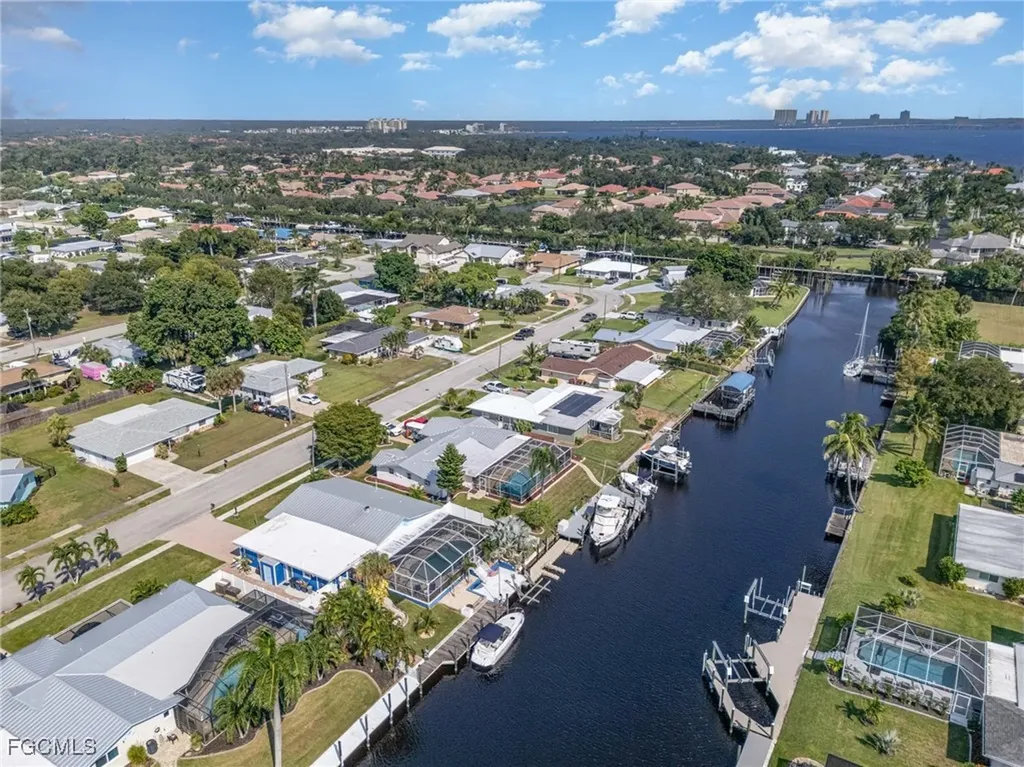 1661 Swan Terrace North Fort Myers FL 33903