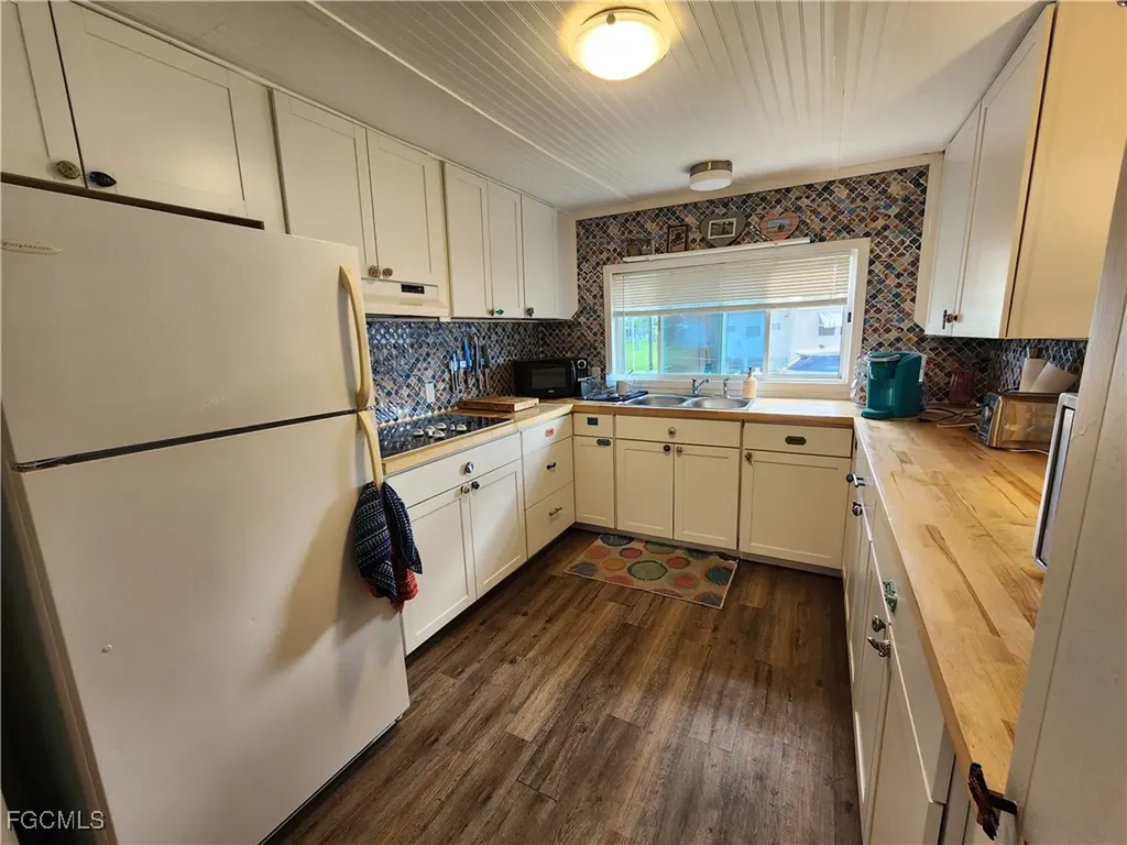 21 Diamond Lane Naples FL 34112