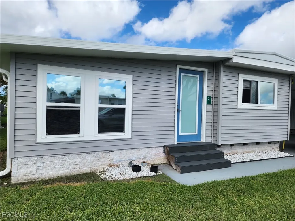 21 Diamond Lane Naples FL 34112