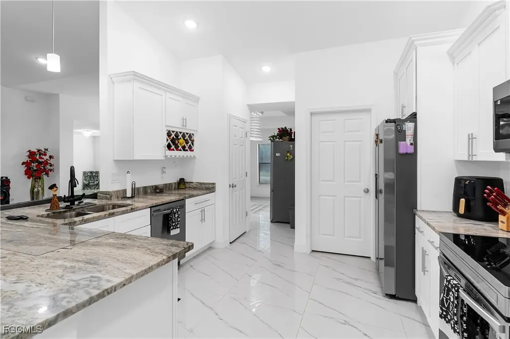 320 Lincoln Boulevard Lehigh Acres FL 33936