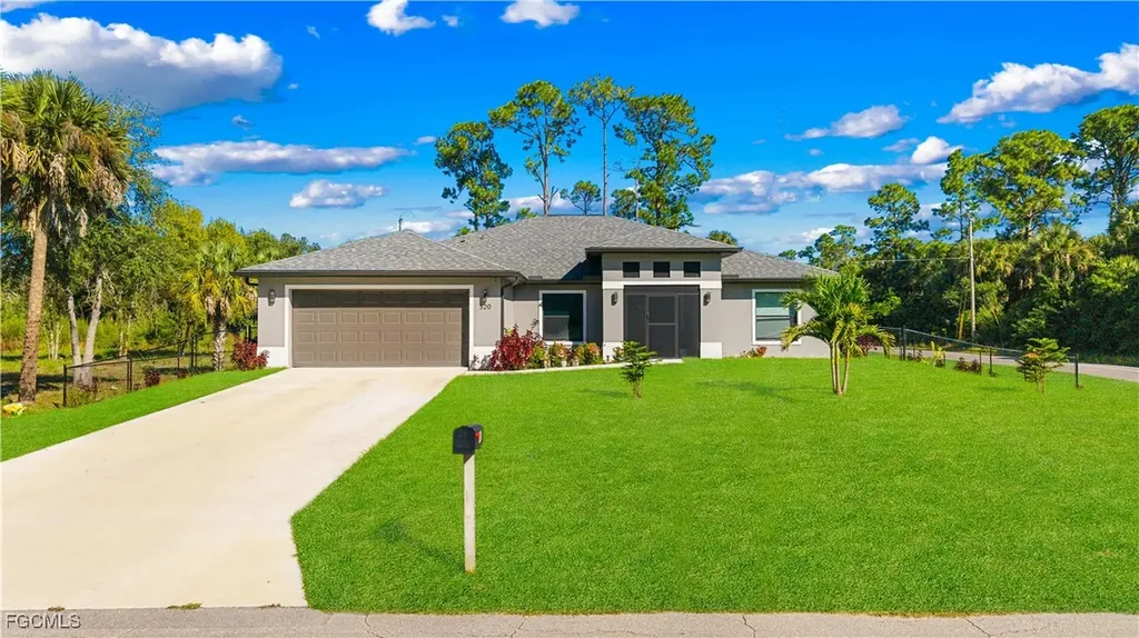 320 Lincoln Boulevard Lehigh Acres FL 33936