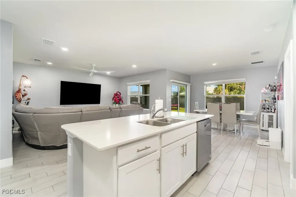 1413 SW Trafalgar Parkway Cape Coral FL 33991