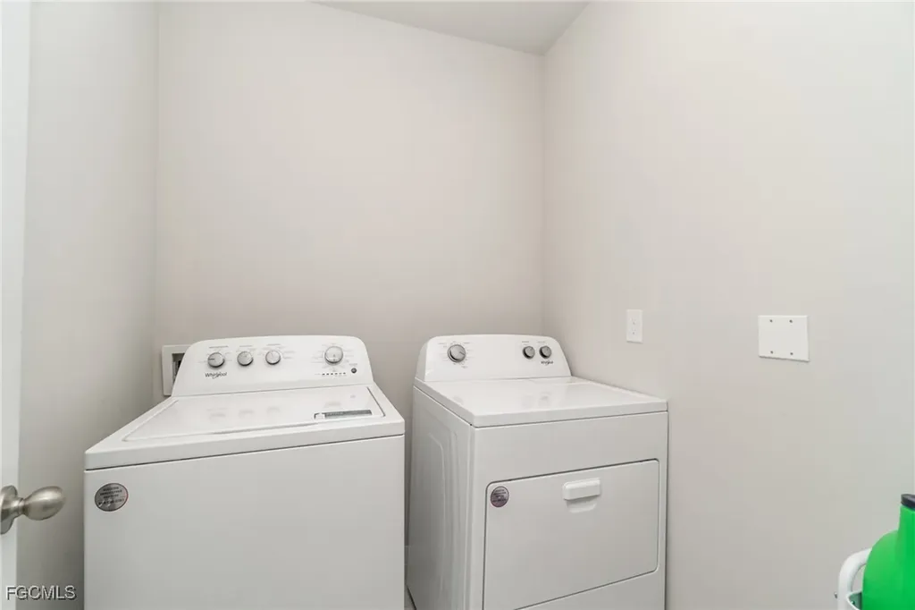 1413 SW Trafalgar Parkway Cape Coral FL 33991