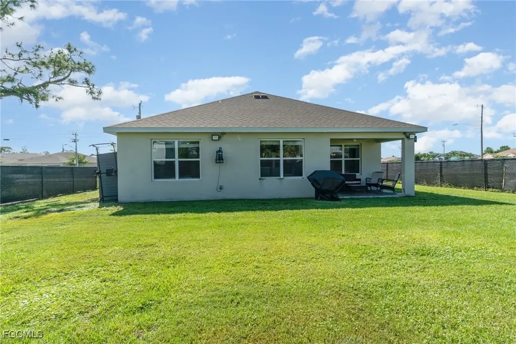 1413 SW Trafalgar Parkway Cape Coral FL 33991