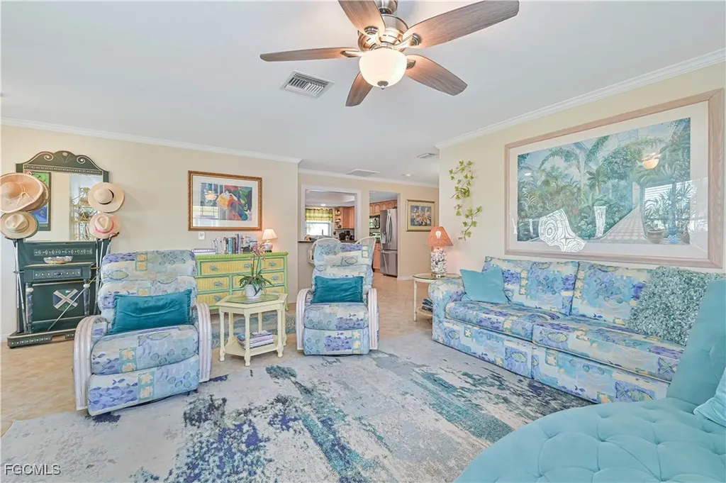 572 105th Avenue N Naples FL 34108