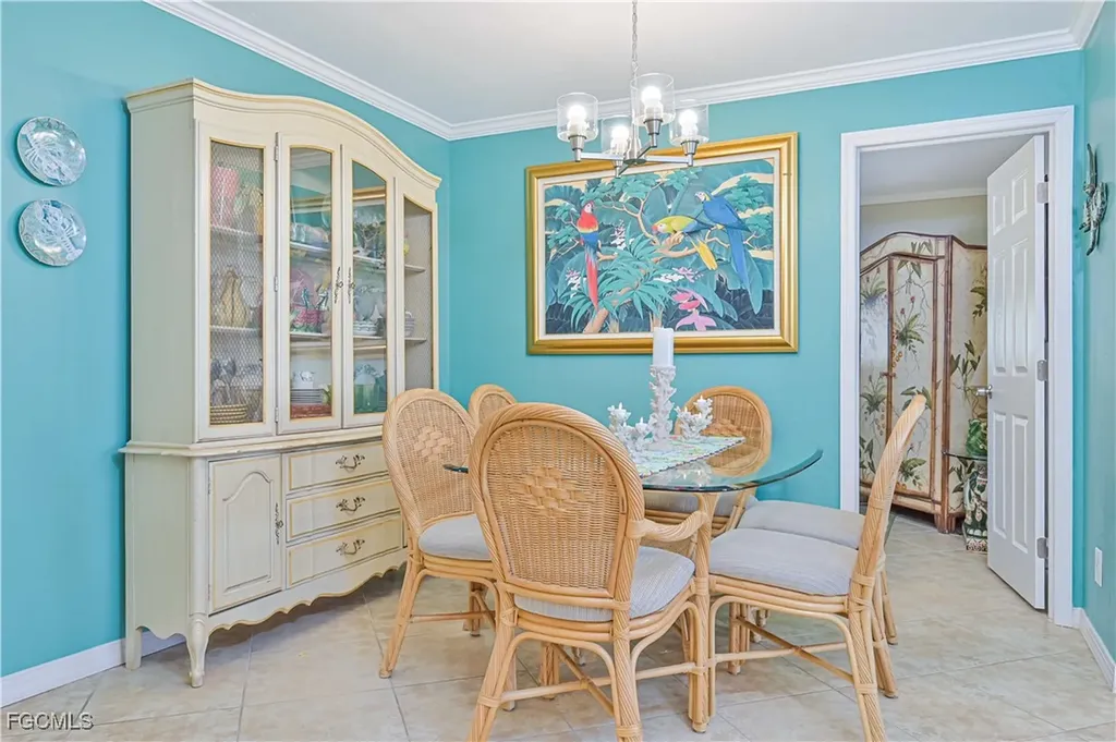 572 105th Avenue N Naples FL 34108