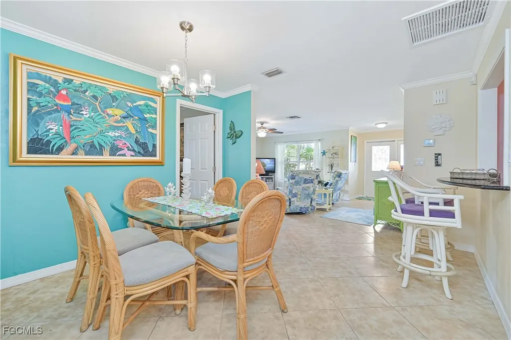 572 105th Avenue N Naples FL 34108