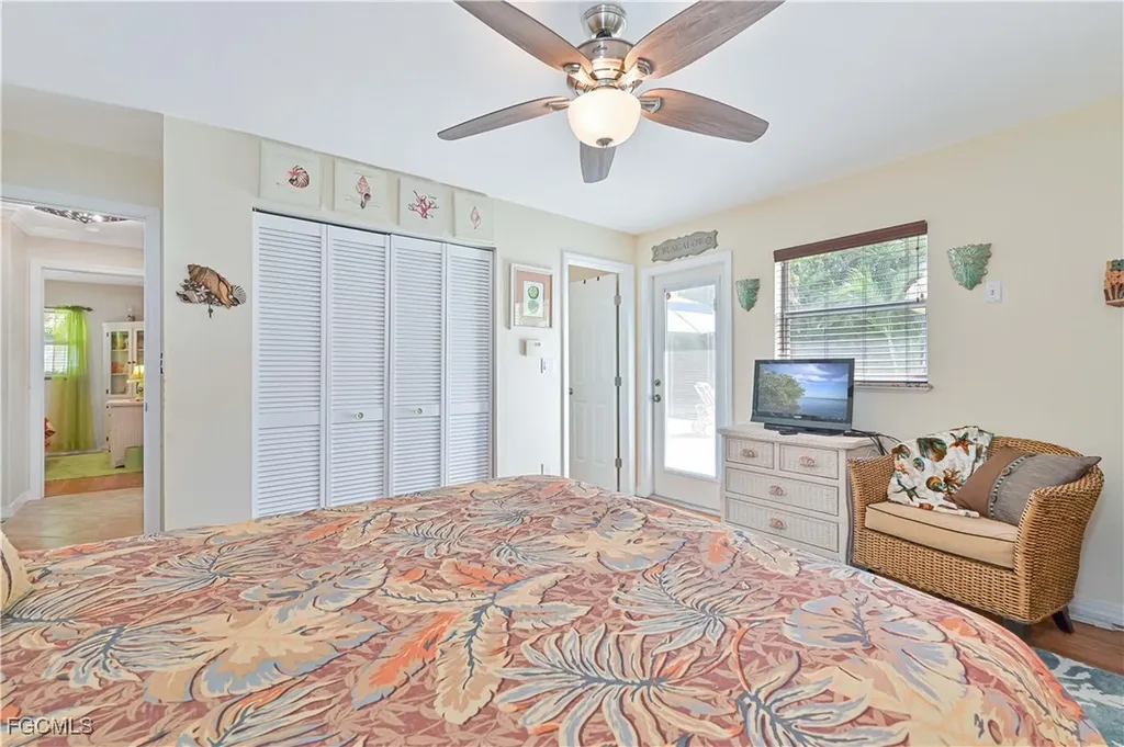 572 105th Avenue N Naples FL 34108