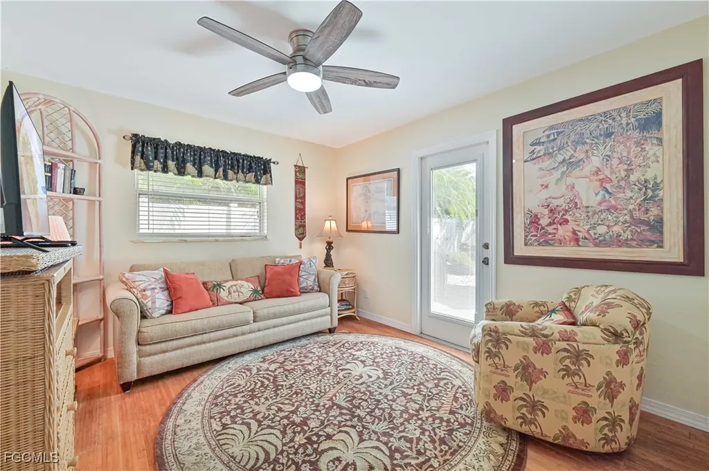 572 105th Avenue N Naples FL 34108