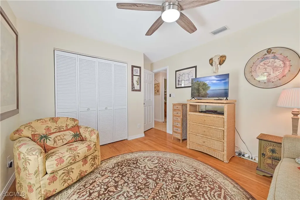 572 105th Avenue N Naples FL 34108