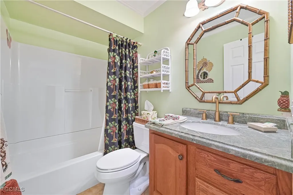 572 105th Avenue N Naples FL 34108