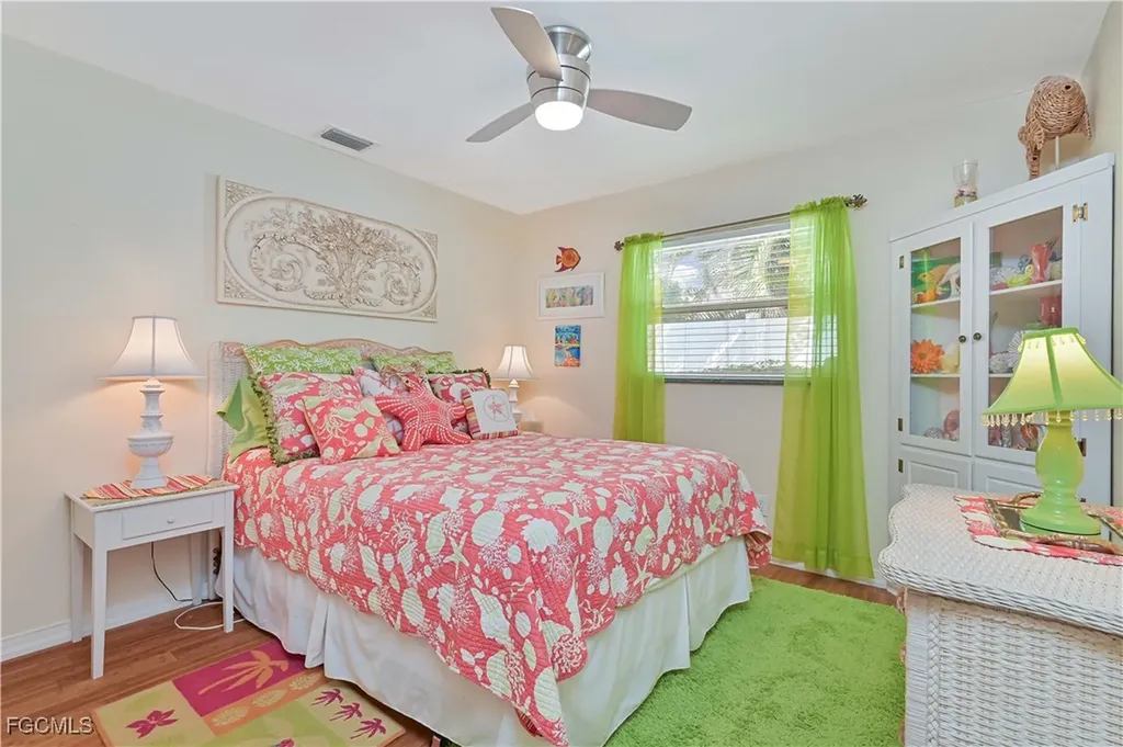 572 105th Avenue N Naples FL 34108
