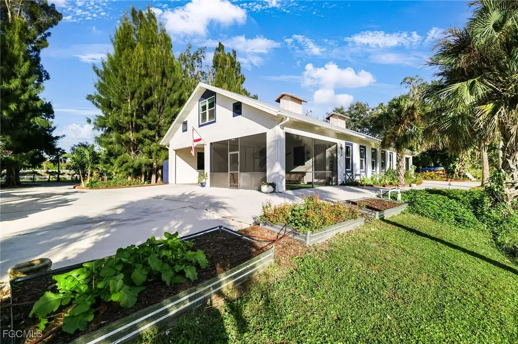 17340 Palm Beach Boulevard Alva FL 33920