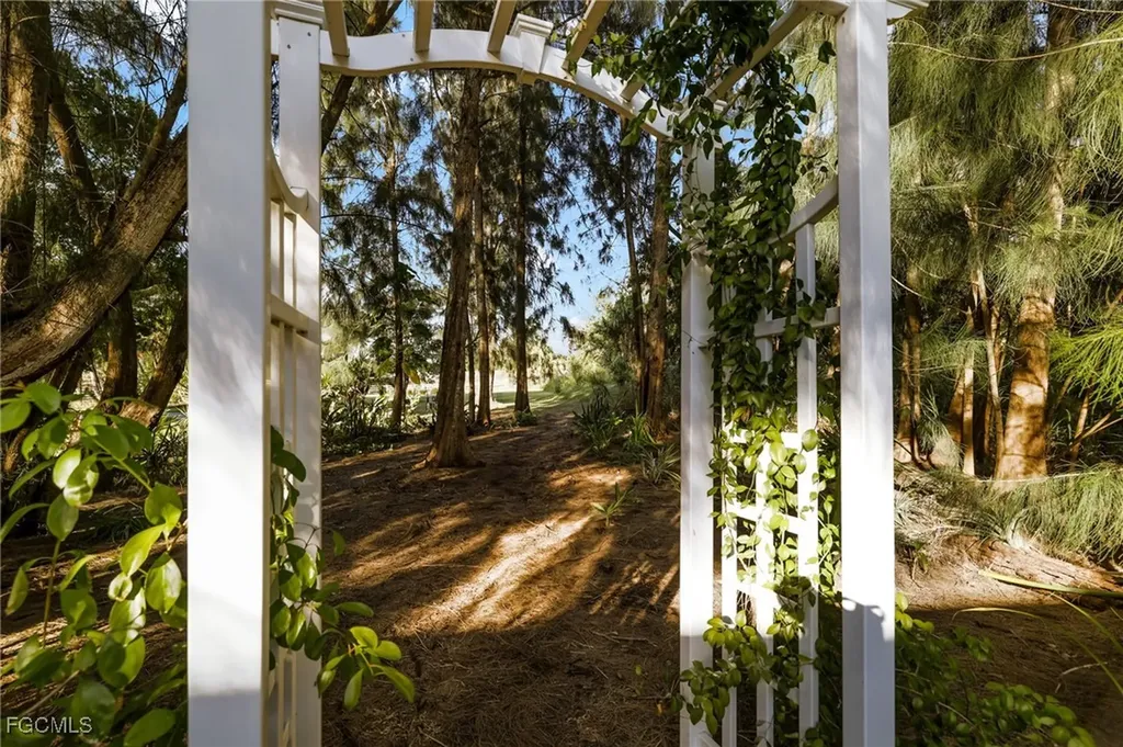 17340 Palm Beach Boulevard Alva FL 33920