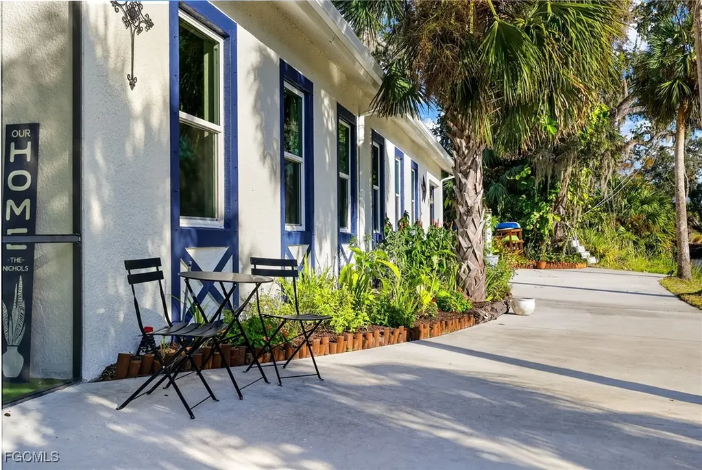 17340 Palm Beach Boulevard Alva FL 33920