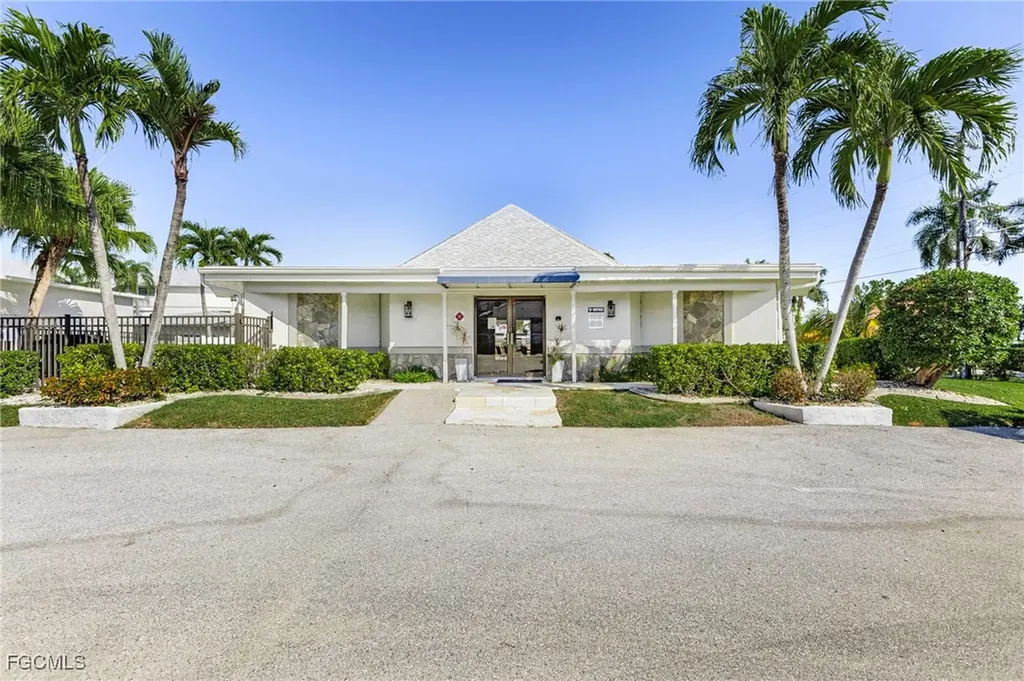 4244 SE 20th Place Cape Coral FL 33904