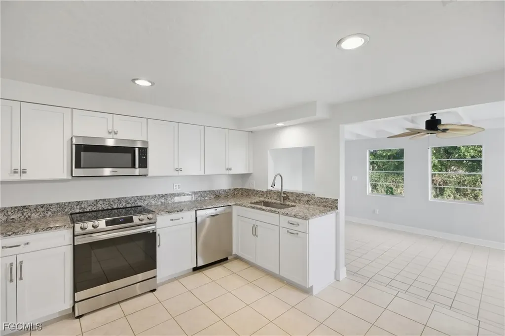205 SE 44th Terrace Cape Coral FL 33904