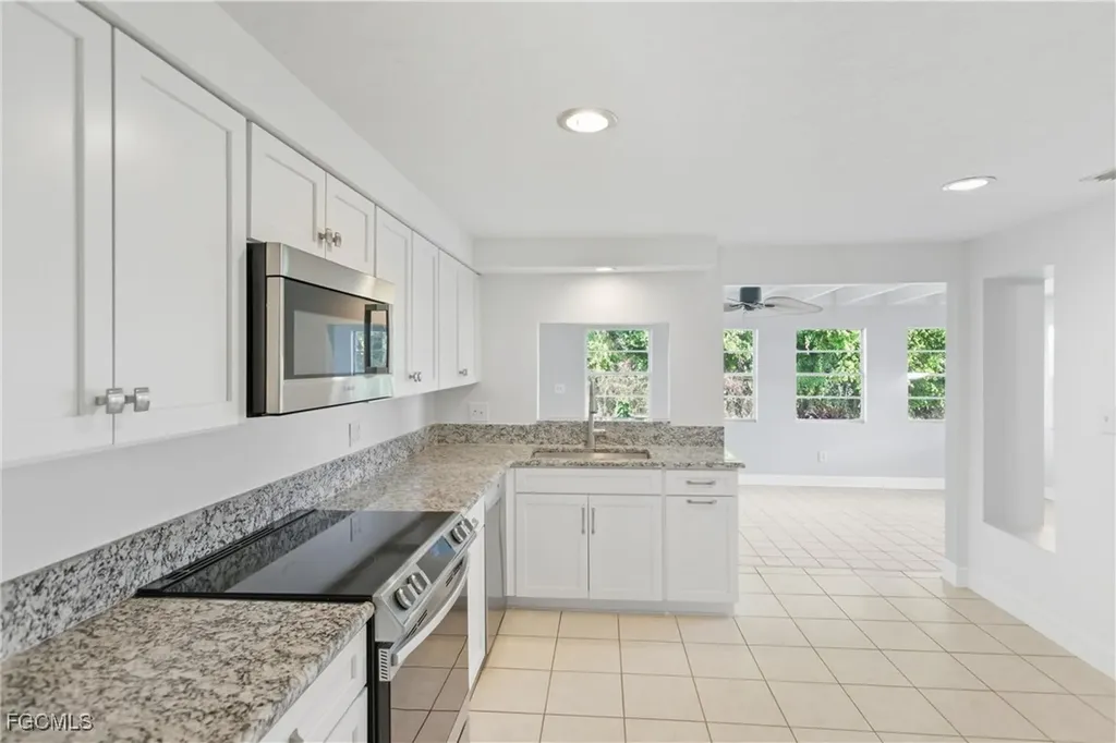 205 SE 44th Terrace Cape Coral FL 33904