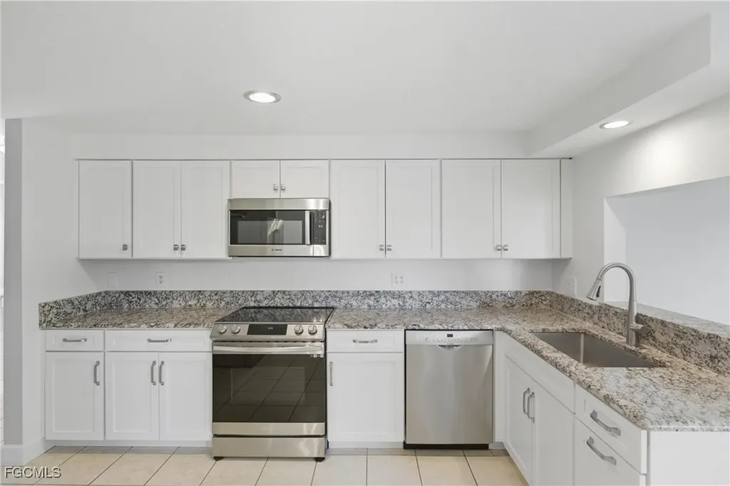 205 SE 44th Terrace Cape Coral FL 33904