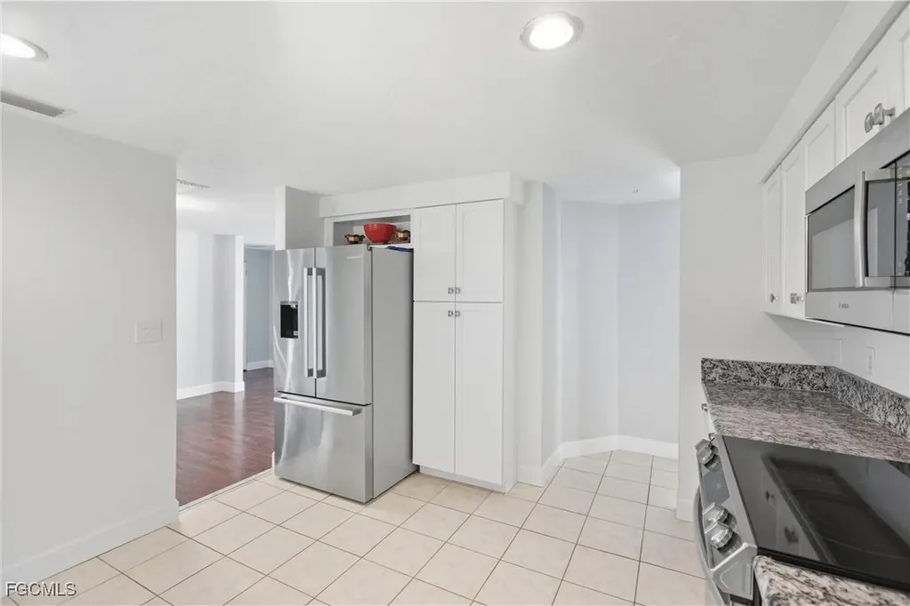 205 SE 44th Terrace Cape Coral FL 33904