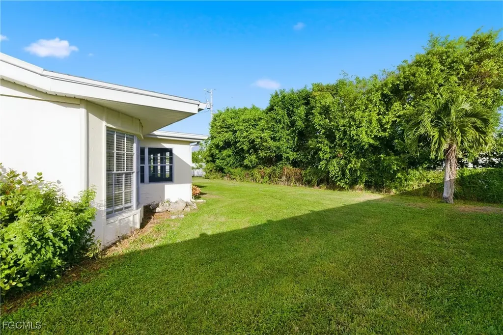 205 SE 44th Terrace Cape Coral FL 33904