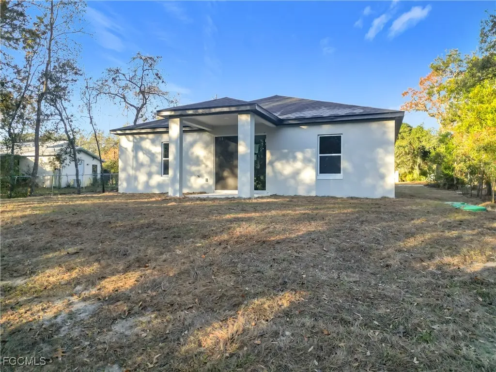 4102 E 7th Street Lehigh Acres FL 33972
