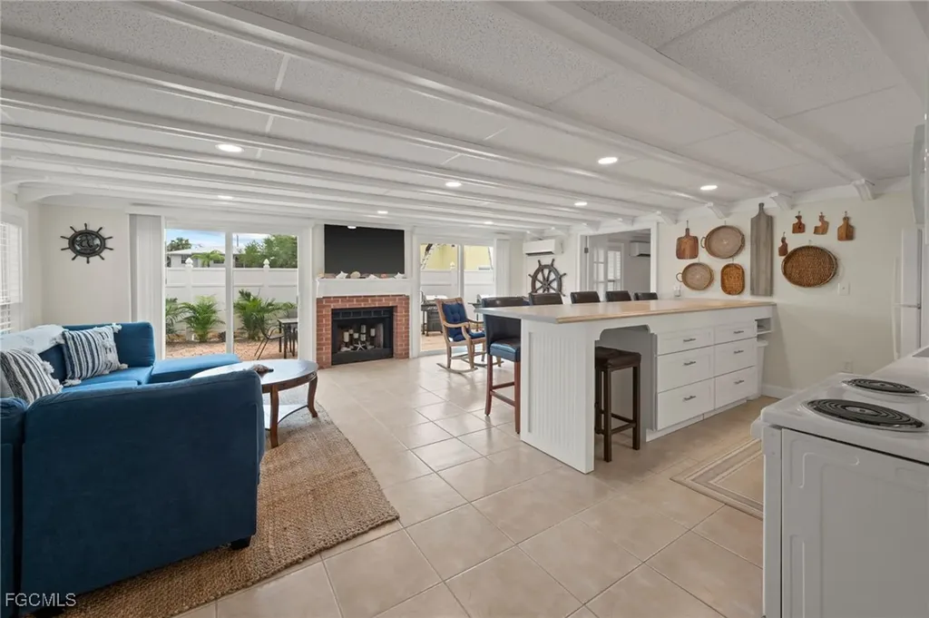 110-112 Voorhis Street Fort Myers Beach FL 33931