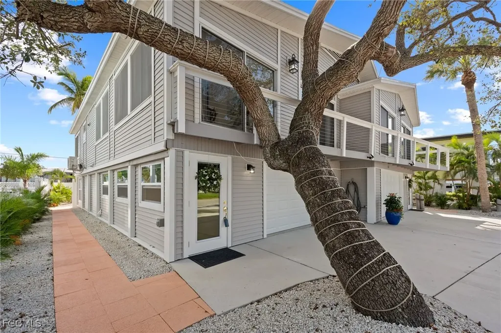 110-112 Voorhis Street Fort Myers Beach FL 33931