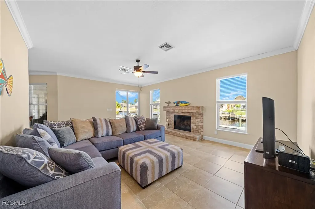 5025 SW 10th Avenue Cape Coral FL 33914