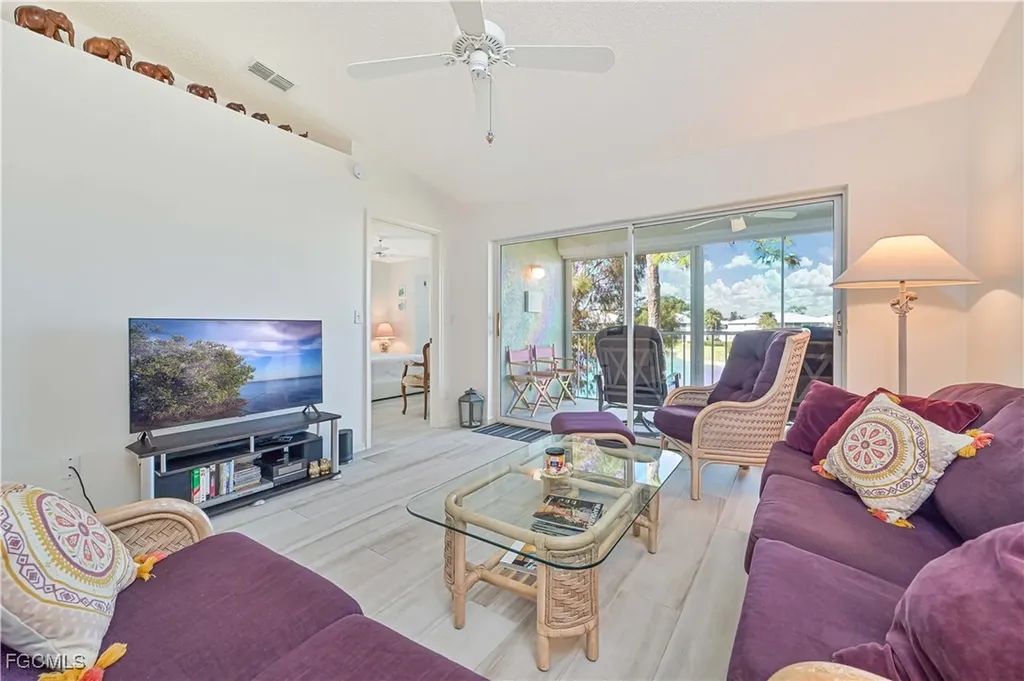 915 New Waterford Drive Naples FL 34104