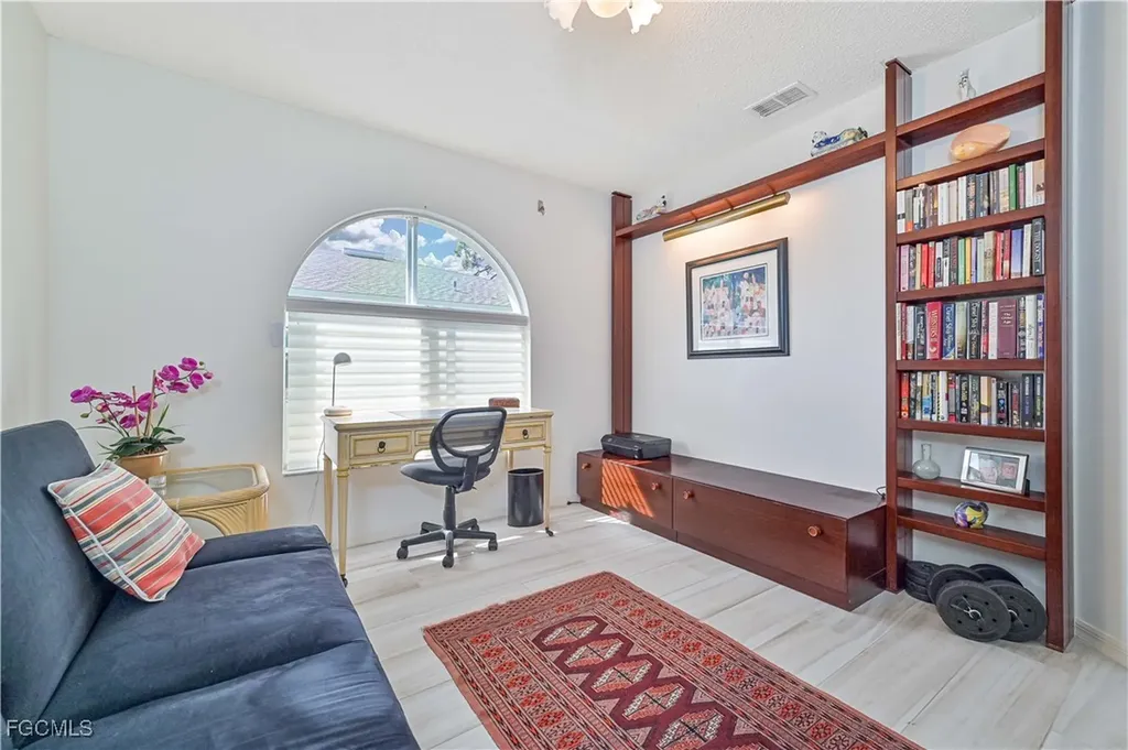 915 New Waterford Drive Naples FL 34104
