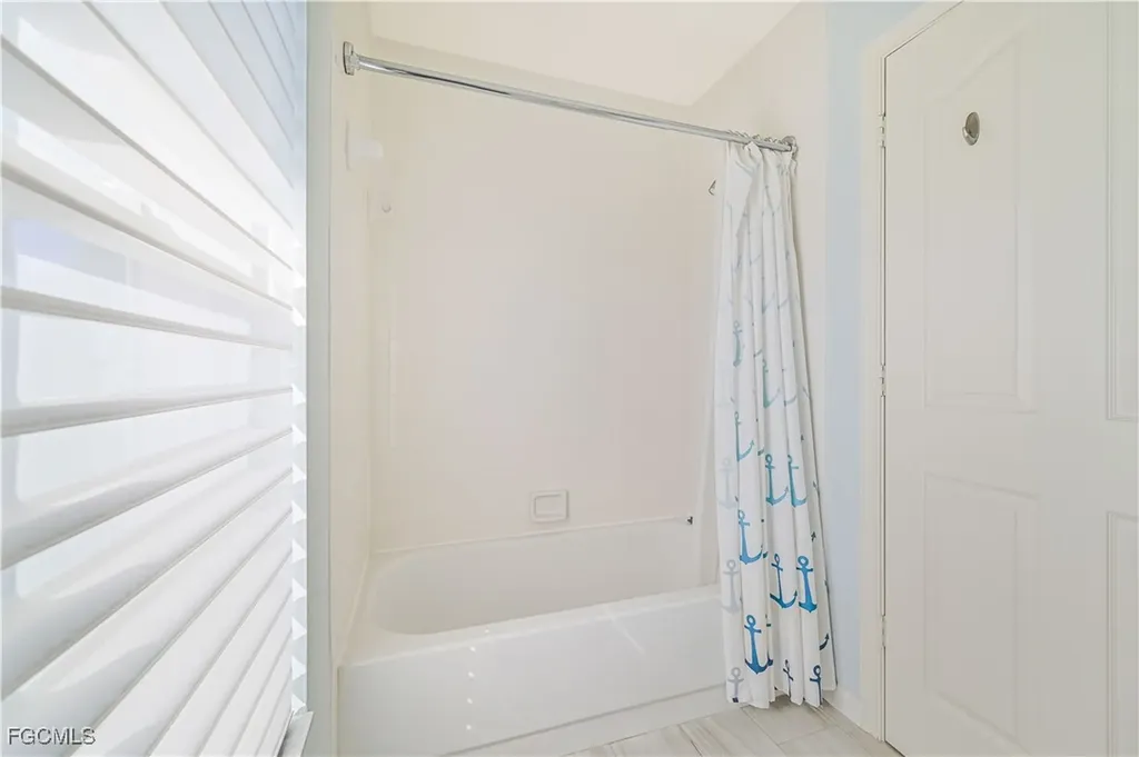 915 New Waterford Drive Naples FL 34104