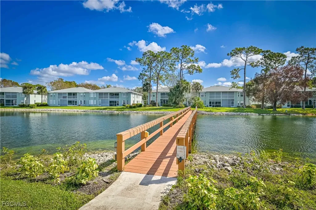 915 New Waterford Drive Naples FL 34104