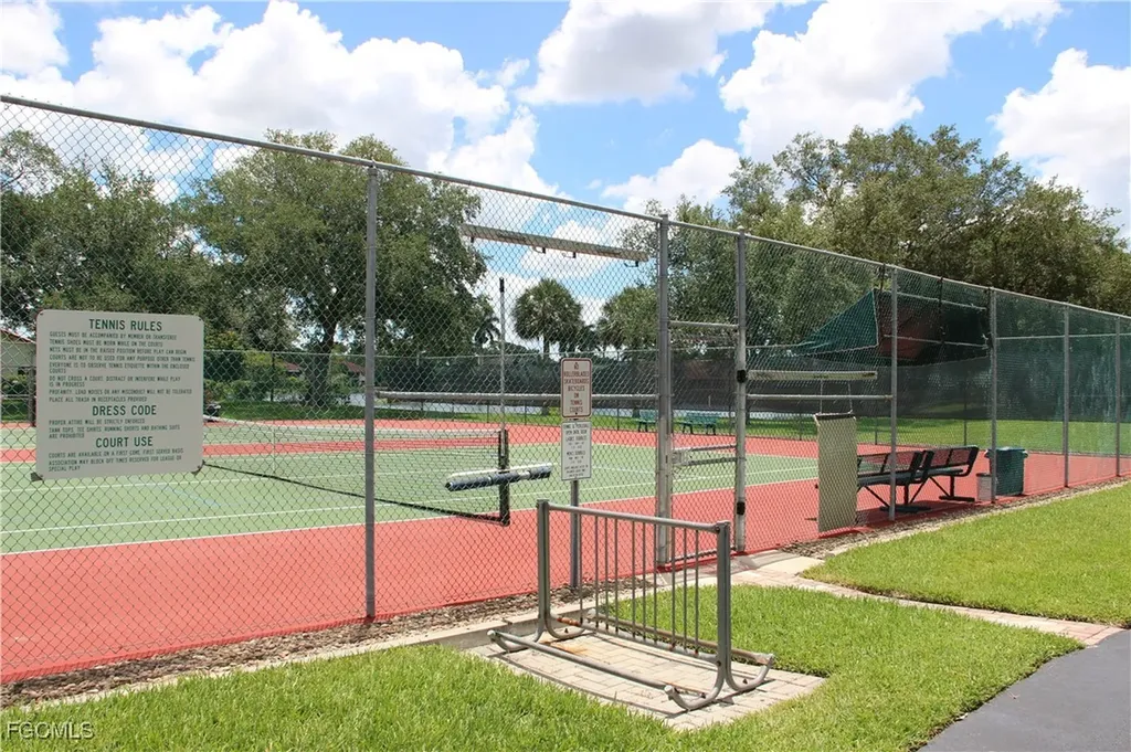 915 New Waterford Drive Naples FL 34104