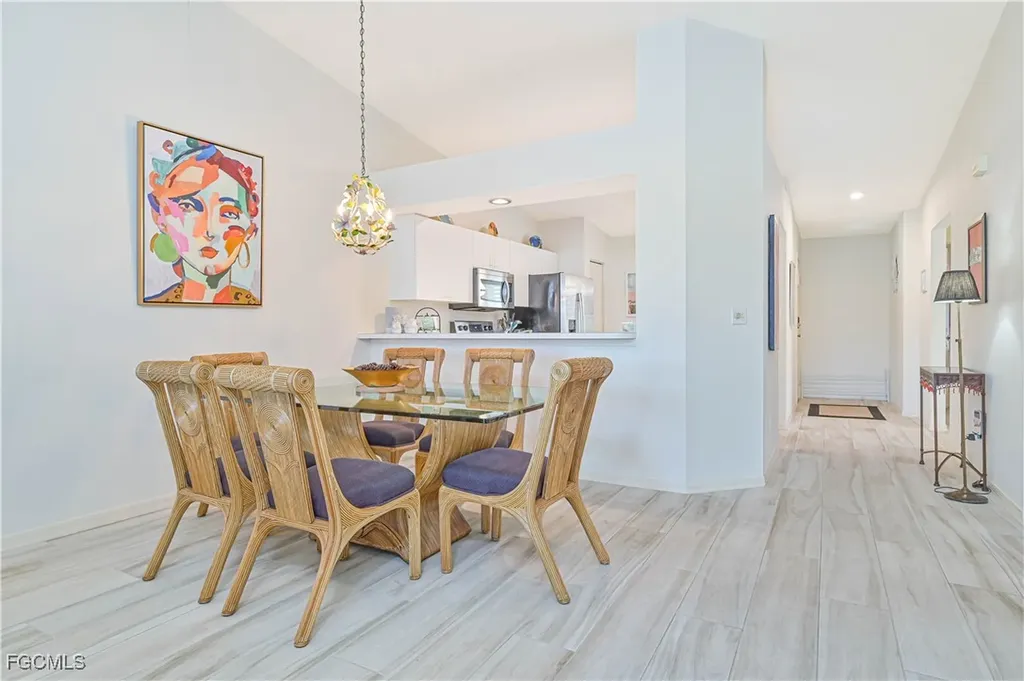915 New Waterford Drive Naples FL 34104