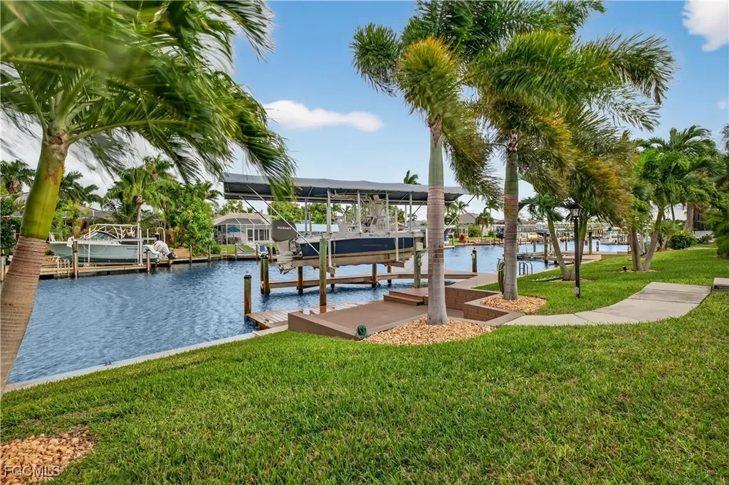 135 SW 56th Terrace Cape Coral FL 33914