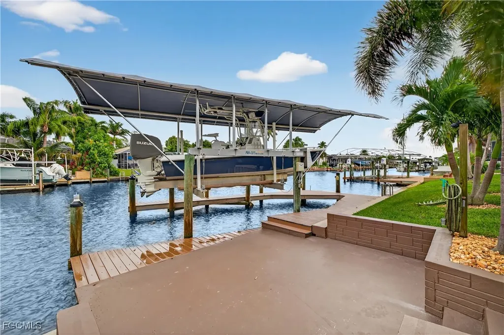 135 SW 56th Terrace Cape Coral FL 33914