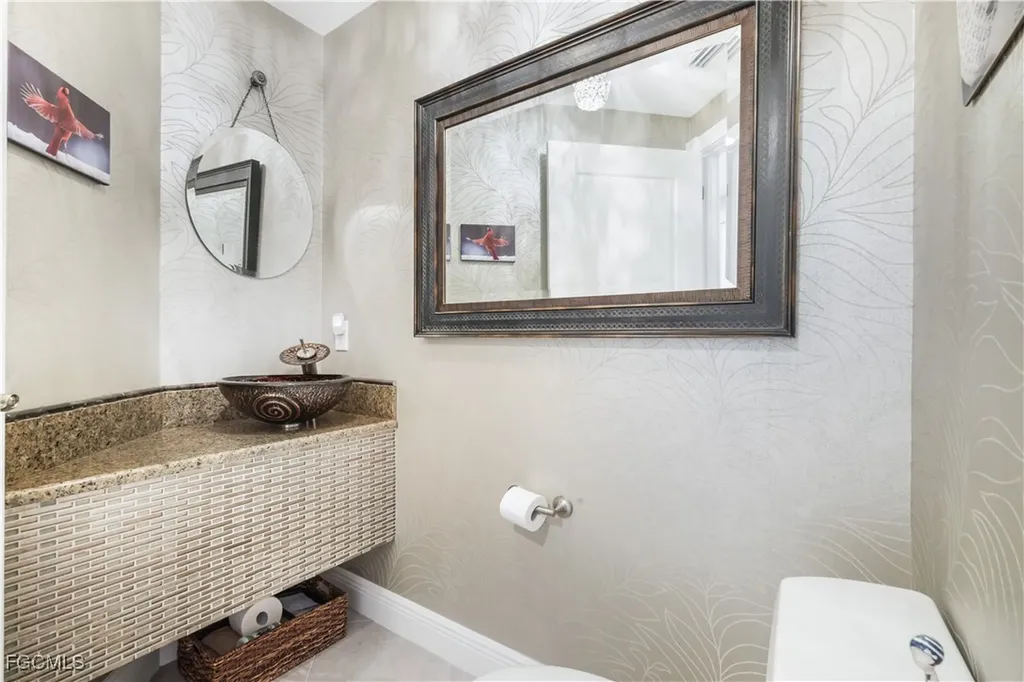 6081 Silver King Boulevard Cape Coral FL 33914