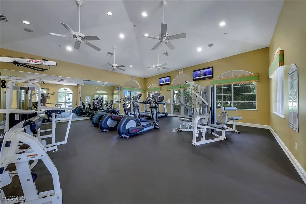 6081 Silver King Boulevard Cape Coral FL 33914