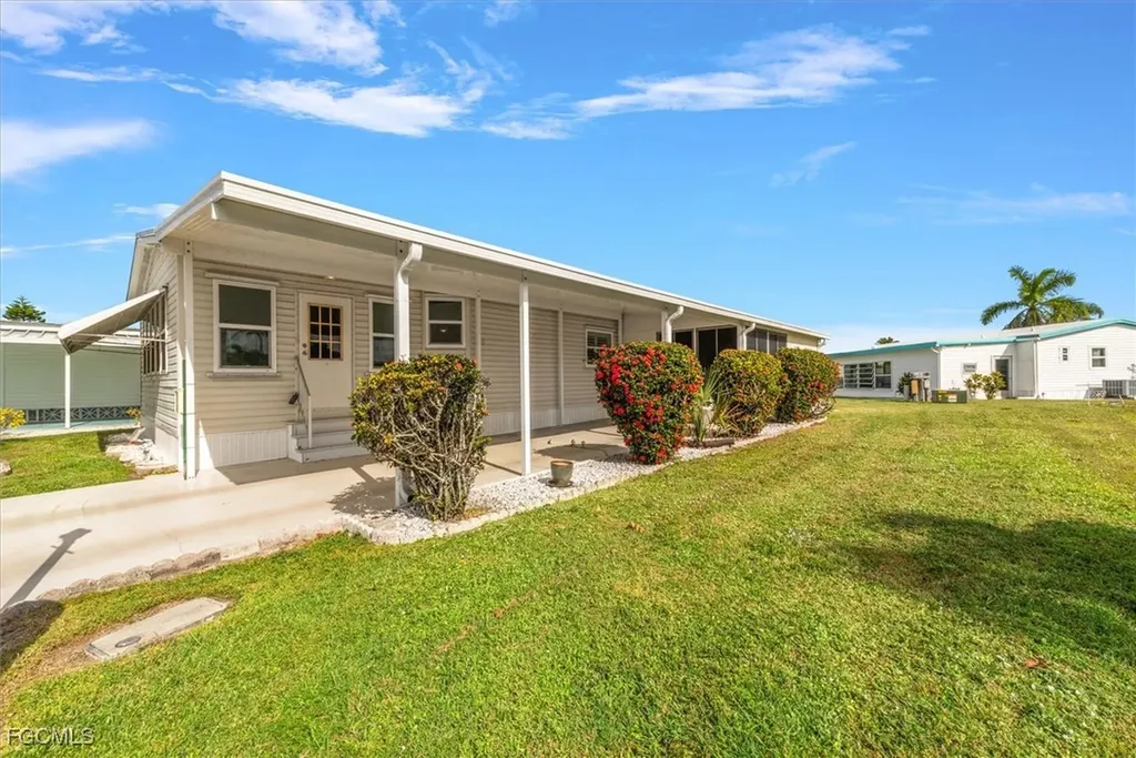 102 Elise Drive Fort Myers FL 33908