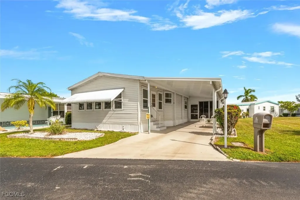 102 Elise Drive Fort Myers FL 33908