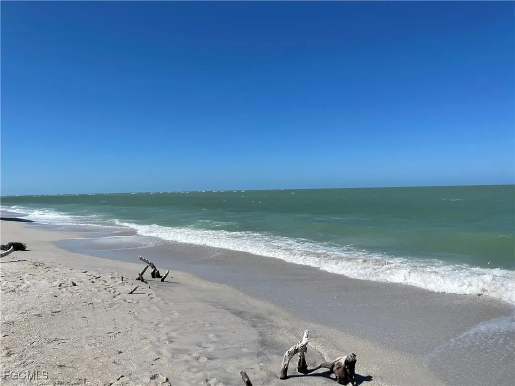 320 Pieces Of Eight Captiva FL 33924